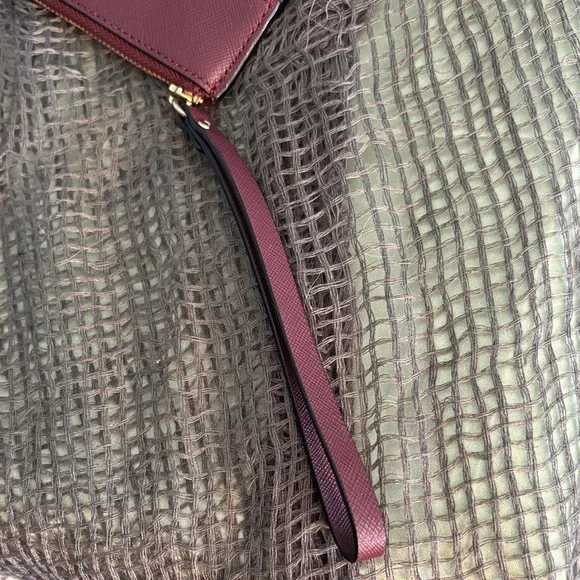 NWOT Kate Spade Maroon Wristlet with Gold Accents - Picture 3 of 6